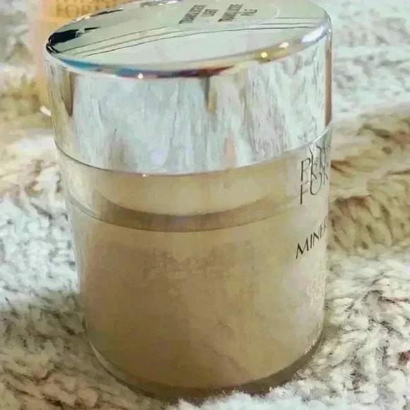 *NWT* PHYSICIANS FORMULA® MINERAL WEAR® LOOSE POWDER - Translucent light - Picture 5 of 8